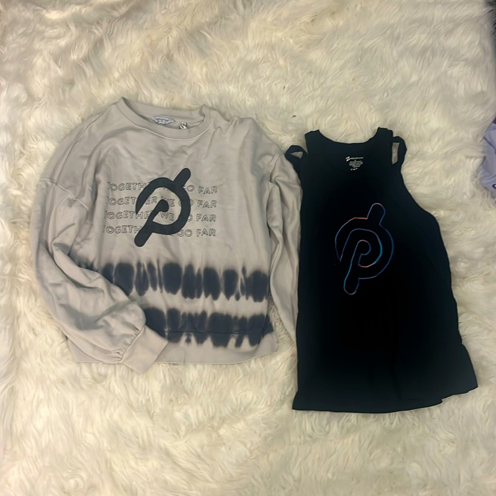 PELOTON crewneck size small (comes with a tank top size xs also stretchy)